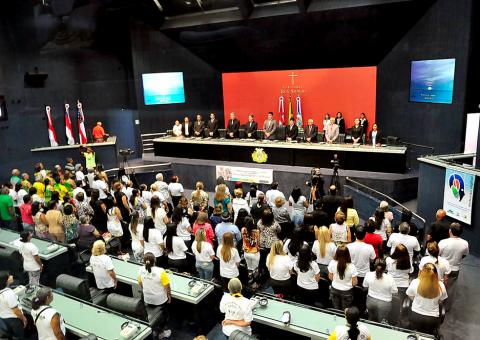 Assembleia homenageia instituições  que atuam em prol dos idosos