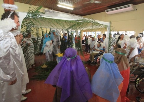 Idosos da Doutor Thomas participam de programação natalina