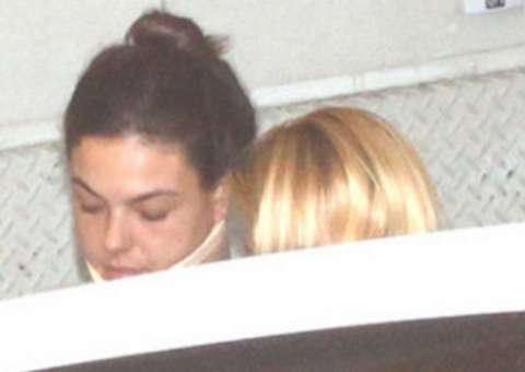 Ísis Valverde recebe alta após grave acidente