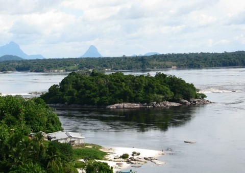 Corpo de policial desaparecido no rio Negro é encontrado próxima à praia