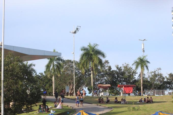 Quem quis ficar na sombra, na Pontoa Negra também teve lugar Foto: Eustáquio Libório/Portal do Holanda