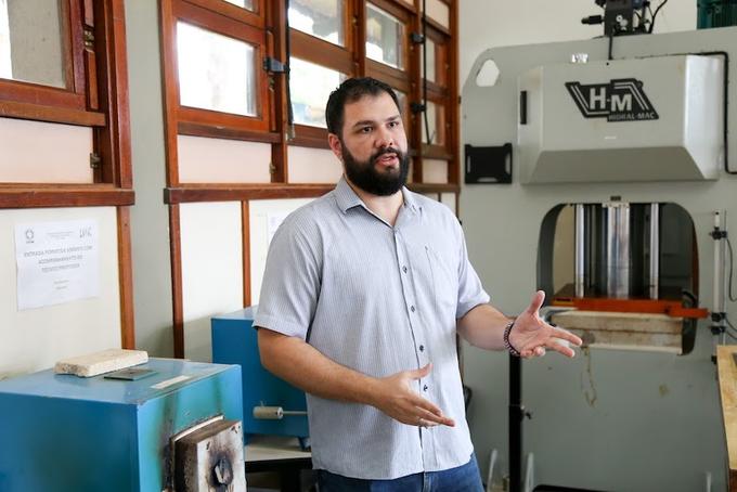 Rannier Mendonça diz que o poliéster é muito utilizado na indústria automobilística e naval - Foto: Secom AM