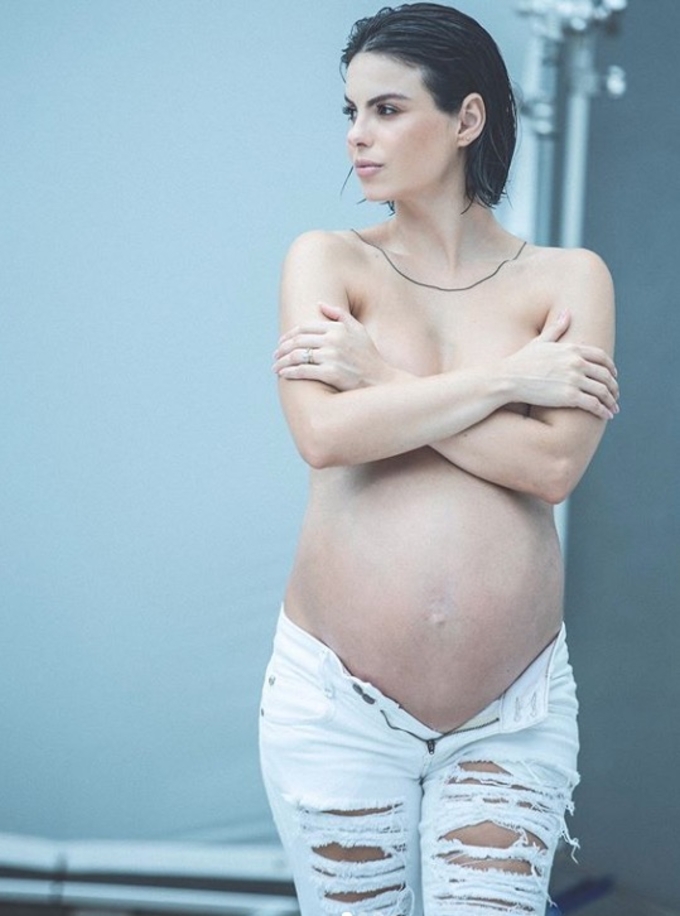 sthefany_brito_gravida_nua_barriga_3.jpg