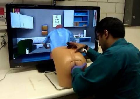 Robô é criado para estudantes treinarem exame de próstata