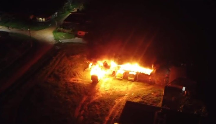 Carros e &ocirc;nibus em chama - Foto: Divulga&ccedil;&atilde;o