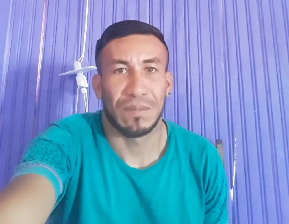 Emerson dos Santos Queiroz, &uacute;nico sobrevivente ap&oacute;s queda de &aacute;rvore sobre caminh&atilde;o no Amap&aacute; &mdash; Foto: Emerson Queiroz/Arquivo Pessoal