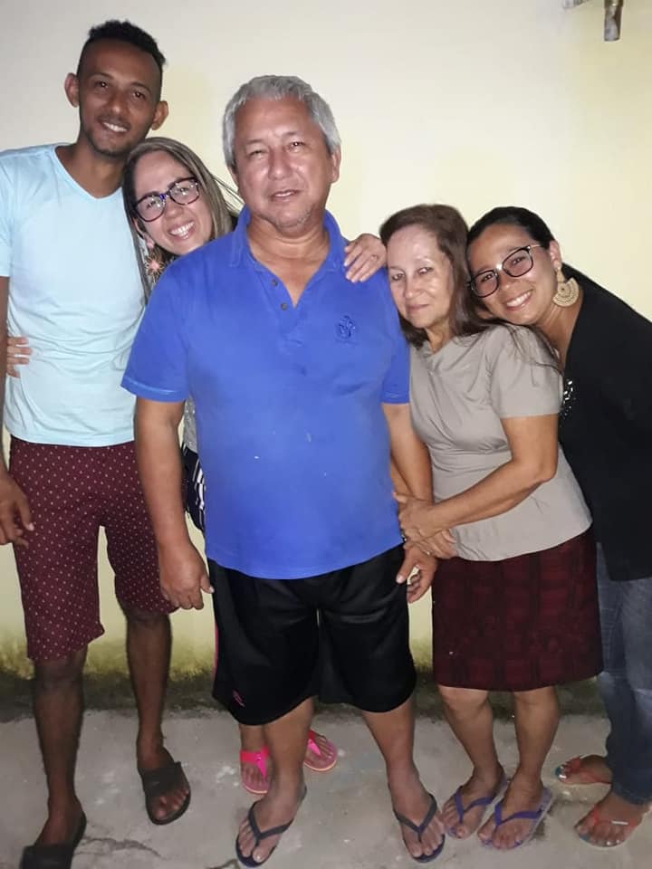 Santos com a esposa e os tr&ecirc;s filhos - Foto: Reprodu&ccedil;&atilde;o Instagram