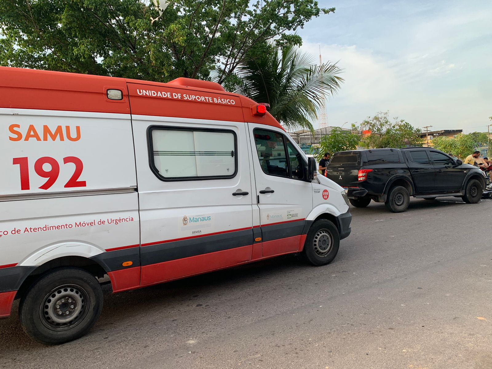 Samu foi acionado para socorrer o homem. Foto: Caio Guarlotte/ Portal do Holanda