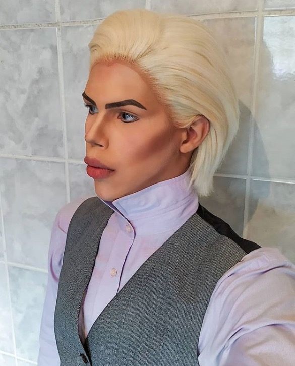 Adolescente pretende fazer mais de 40 cirurgias - Foto: Reprodu&ccedil;&atilde;o/ Instagram 