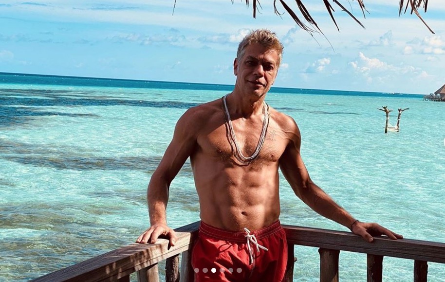 F&aacute;bio Assun&ccedil;&atilde;o exibe tanquinho em cen&aacute;rio paradis&iacute;aco - Foto: Reprodu&ccedil;&atilde;o Instagram