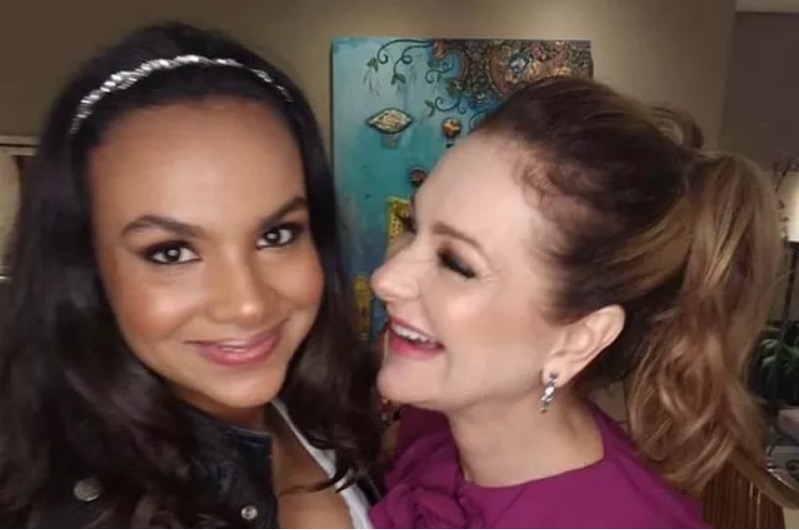 Alexandra com a filha, Gabriela - Foto: Divulga&ccedil;&atilde;o