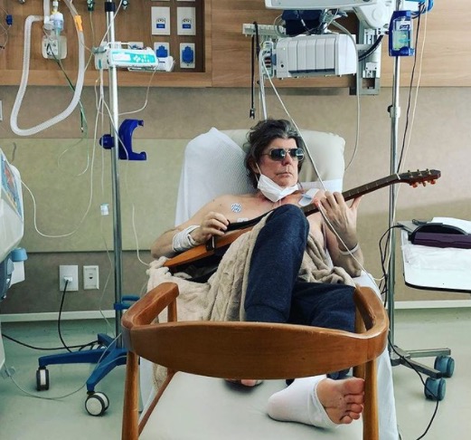 Branco Mello retirou um tumor na hipofaringe