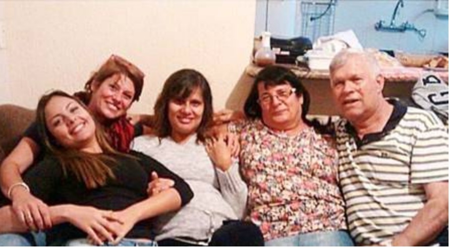 Val&eacute;ria com a fam&iacute;lia de Dinho - Foto: Reprodu&ccedil;&atilde;o Instagram 