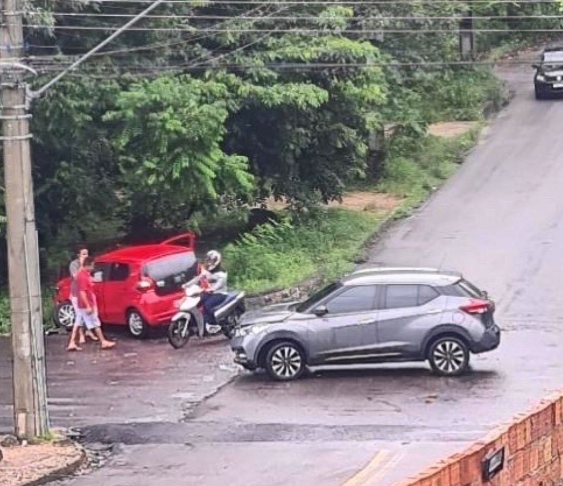 Acidente no conjunto Petros - Foto: Reprodu&ccedil;&atilde;o Tr&acirc;nsito Manaus