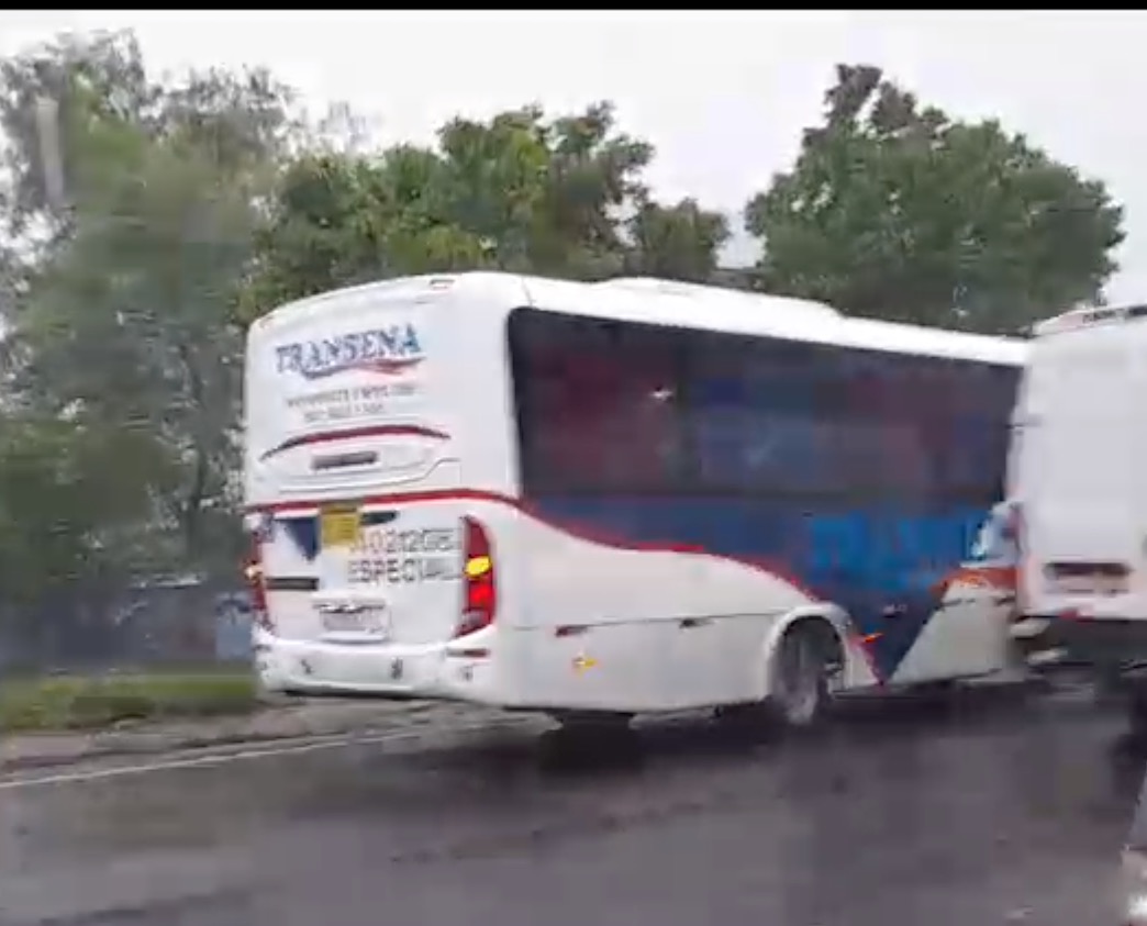 &Ocirc;nibus de rota envolvido no acidente - Foto: Reprodu&ccedil;&atilde;o