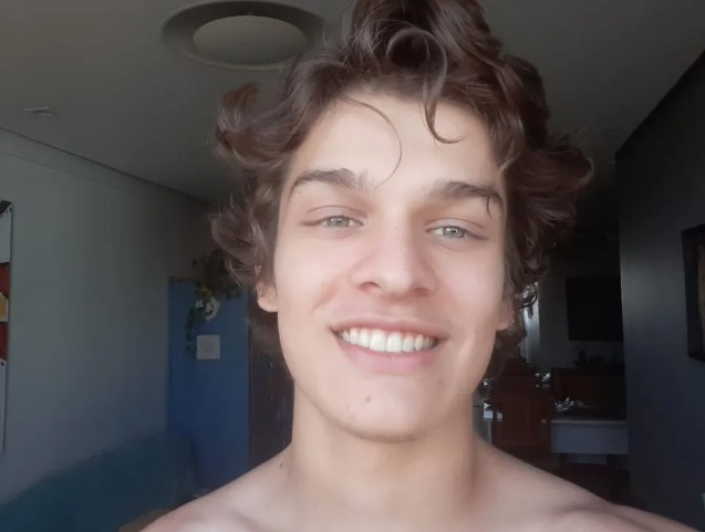 Bernardo Brasil Peres, 18, foi morto com uma facada no peito ao sofrer assalto / Foto: Arquivo pessoal