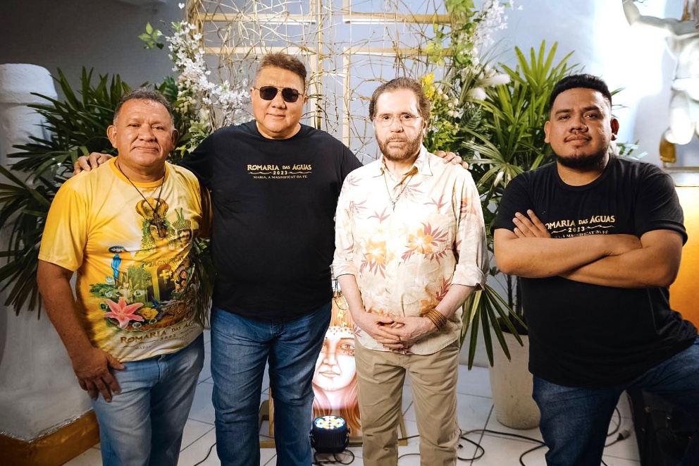 Artista Juarez Lima, cantor David Assayag, senador Pl&iacute;nio Val&eacute;rio e o designer da Romaria, Thiago Lima. - Foto: Divulga&ccedil;&atilde;o