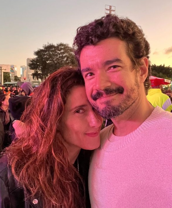 Ap&oacute;s fim do relacionamento com fot&oacute;grafo franc&ecirc;s, Paola est&aacute; namorando fot&oacute;grafo baiano. 