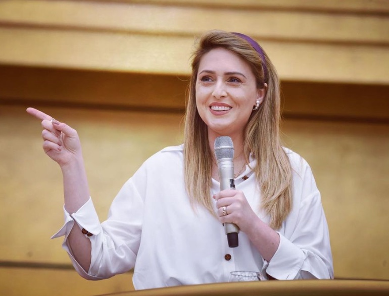 Cristiane Cardoso diretora de dramaturgia da Record e filha de Edir Macedo - Foto: Reprodu&ccedil;&atilde;o/Instagram