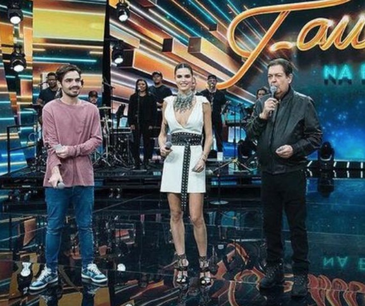 Carol Mendes entre Jo&atilde;o Silva e Faust&atilde;o - Imagem: Reprodu&ccedil;&atilde;o/Band
