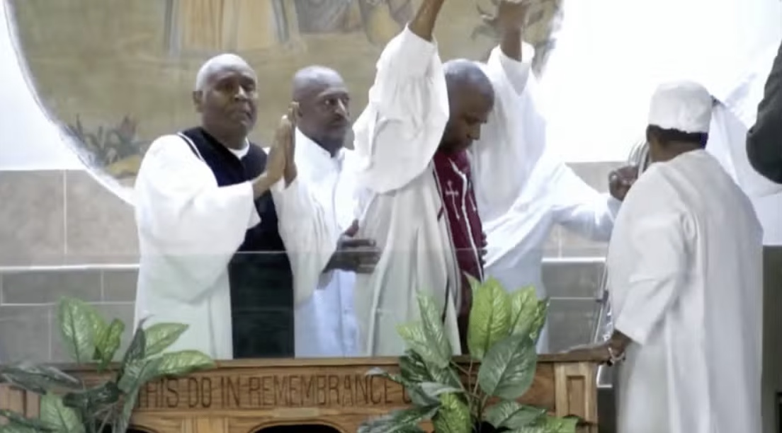 Cerim&ocirc;nia na Church of God / Foto: Reprodu&ccedil;&atilde;o