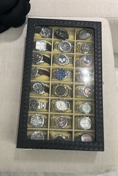 Caixa de rel&oacute;gios apreendida no Paran&aacute; / Foto: Divulga&ccedil;&atilde;o/PF