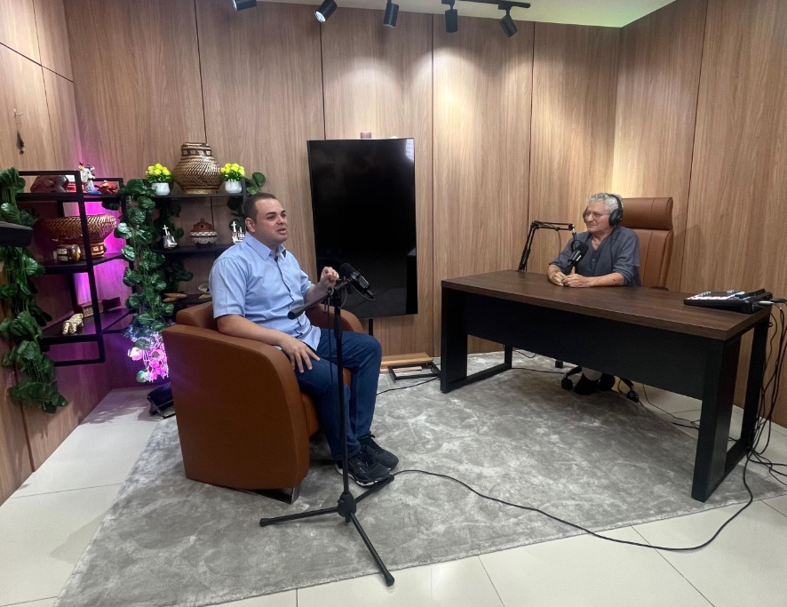 Presidente da Aleam, Roberto Cidade, em entrevista ao jornalista Holanda - Foto: Divulga&ccedil;&atilde;o