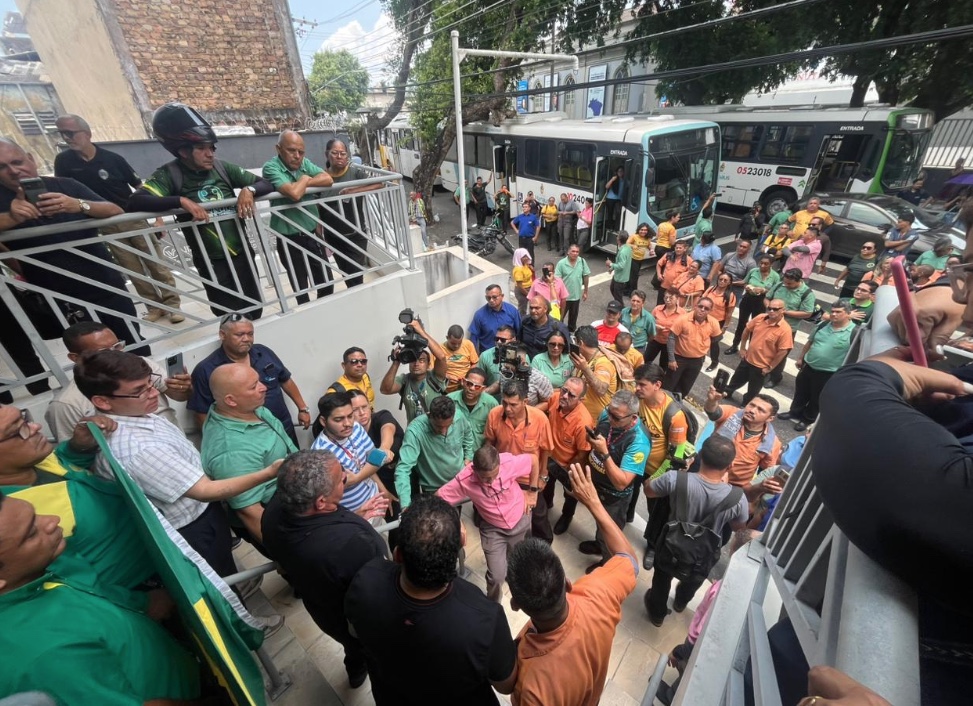 Greve come&ccedil;ou &agrave;s 9h desta sexta-feira e deve terminar nesta tarde - Foto: Jander Robson/Portal do Holanda 