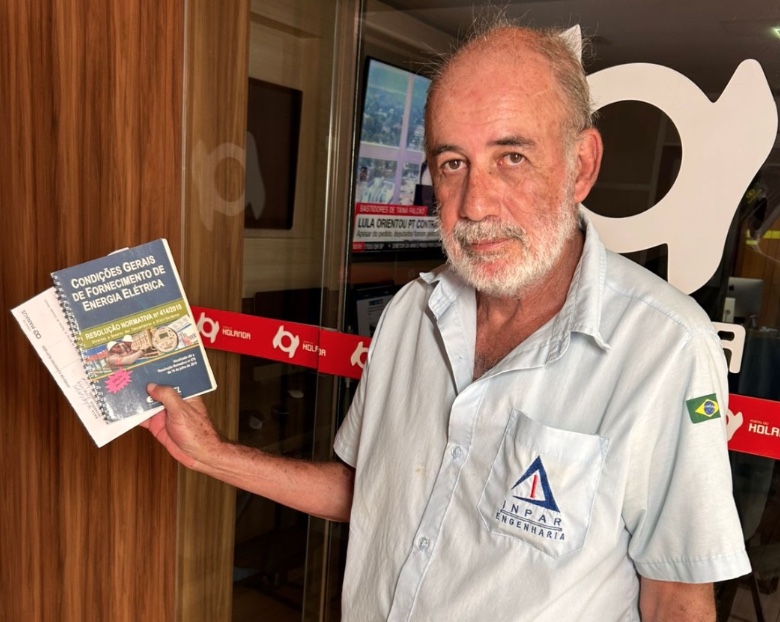 Paulo Roberto da Silva, de 64 anos, acusa a &Aacute;guas de Manaus de atuar de forma ineficiente, desrespeitosa e at&eacute; criminosa - Foto: Portal do Holanda