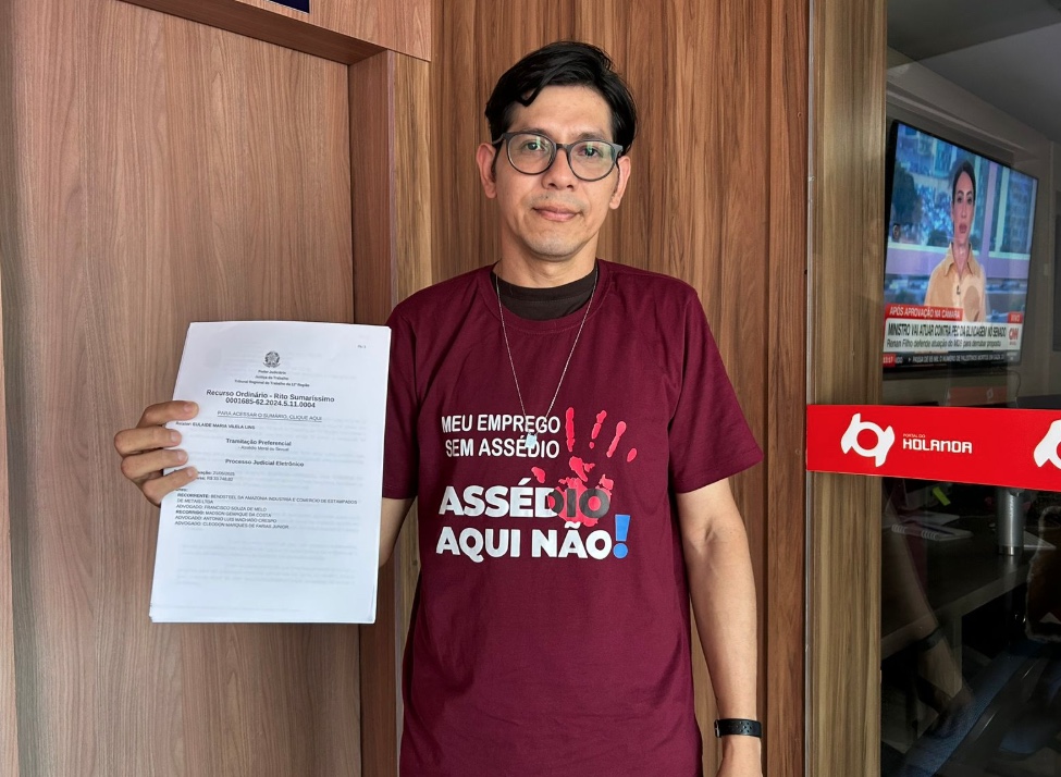 Segundo Madson, ele presenciou e sofreu ass&eacute;dios constantes, incluindo xingamentos, amea&ccedil;as e coment&aacute;rios de cunho sexual dirigidos a ele e a outros colegas. - Foto: Portal do Holanda