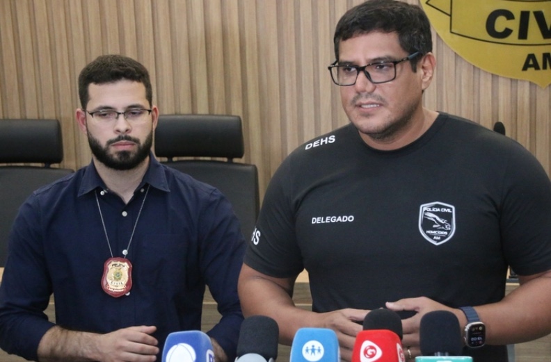 Delegados Adanor Porto e Ricardo Cunha falaram sobre a pris&atilde;o dos supeitos. Foto: Jander Robson/ Portal do Holanda