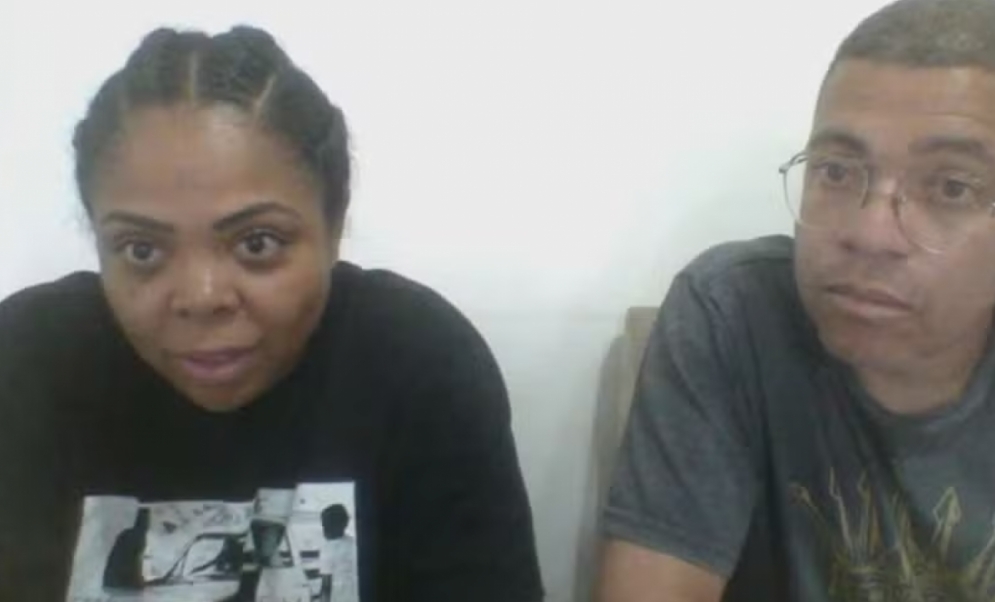 Pais da menina negra de 12 anos de idade que sofreu racismo - Foto: Reprodu&ccedil;&atilde;o / GloboNews