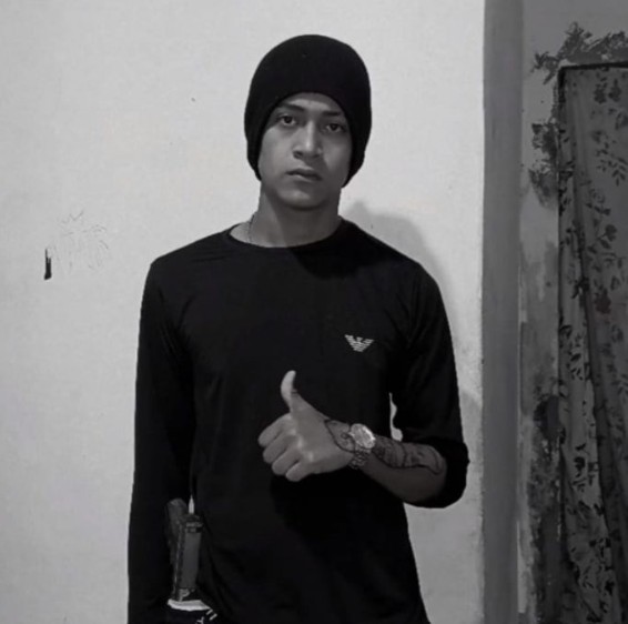 Gabriel postou foto com arma de brinquedo - Foto: Divulga&ccedil;&atilde;o
