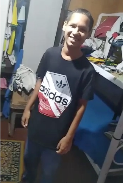 Augusto estava usando essas roupas quando foi visto pela &uacute;ltima vez /Foto: Divulga&ccedil;&atilde;o