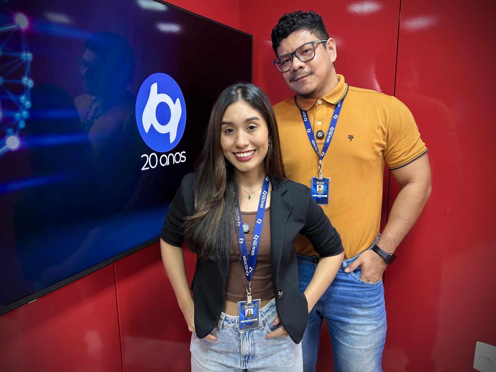 Os apresentadores Thalita Eduarda e Paulo Rabelo estiveram nos est&uacute;dios do Portal do Holanda. Produ&ccedil;&atilde;o de Andr&eacute; Prot&aacute;zio e Paulo Rabelo.