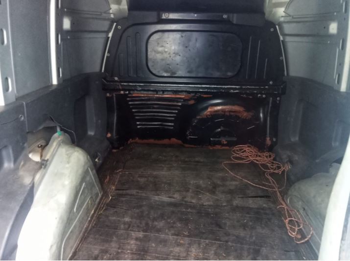 Carro onde menina foi jogada - Foto: Jander Robson/Portal do Holanda