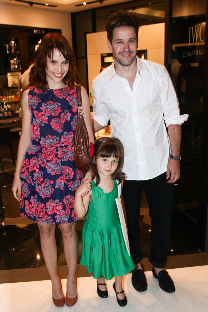 Murilo_Benicio_posa_com_a_namorada_Debora_Falabella_e_a_enteada_Nina-8859.jpg