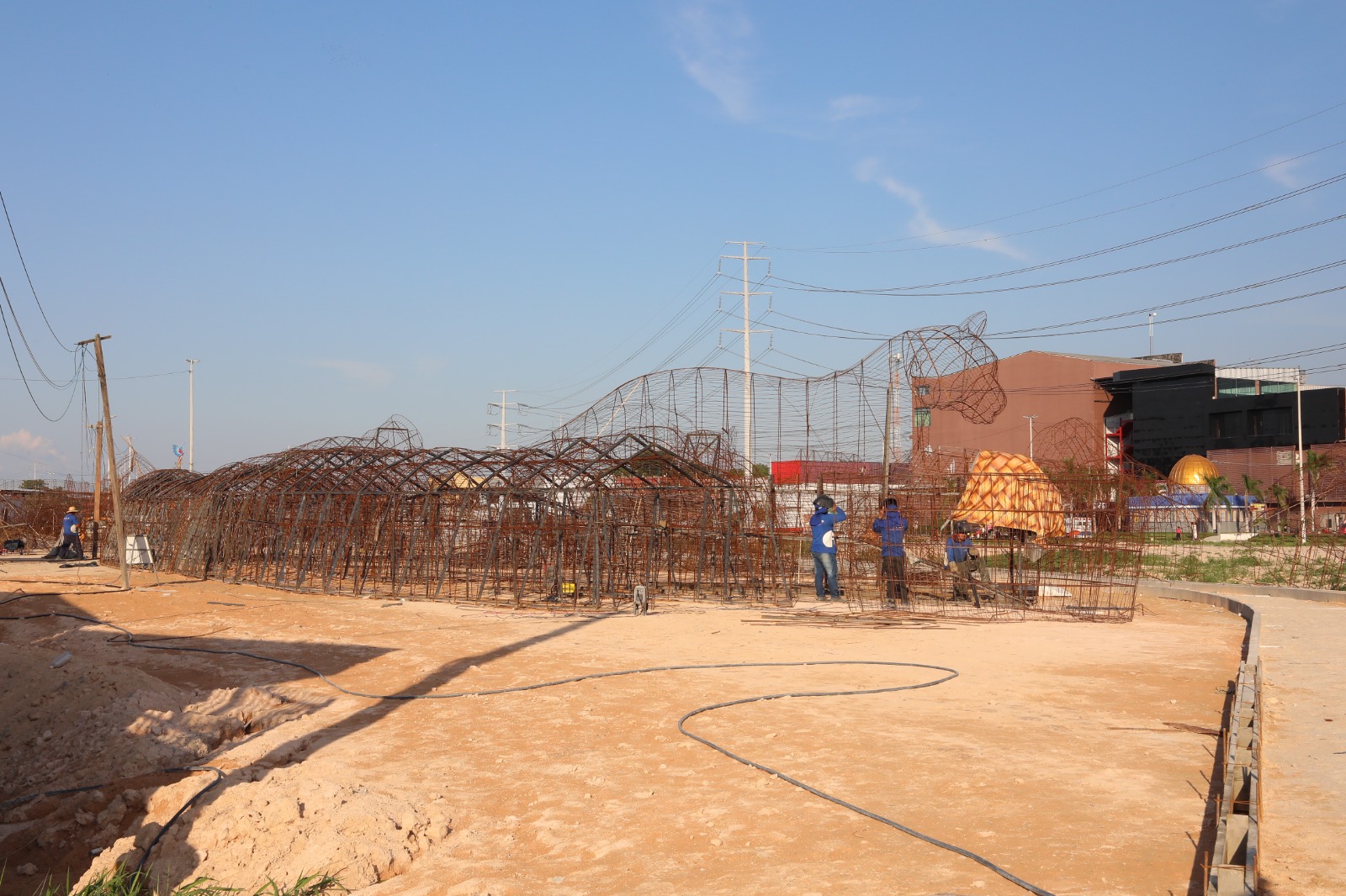 Prefeito_acompanha_obras_do_Parque_Amazonino_Mendes_5.jpeg