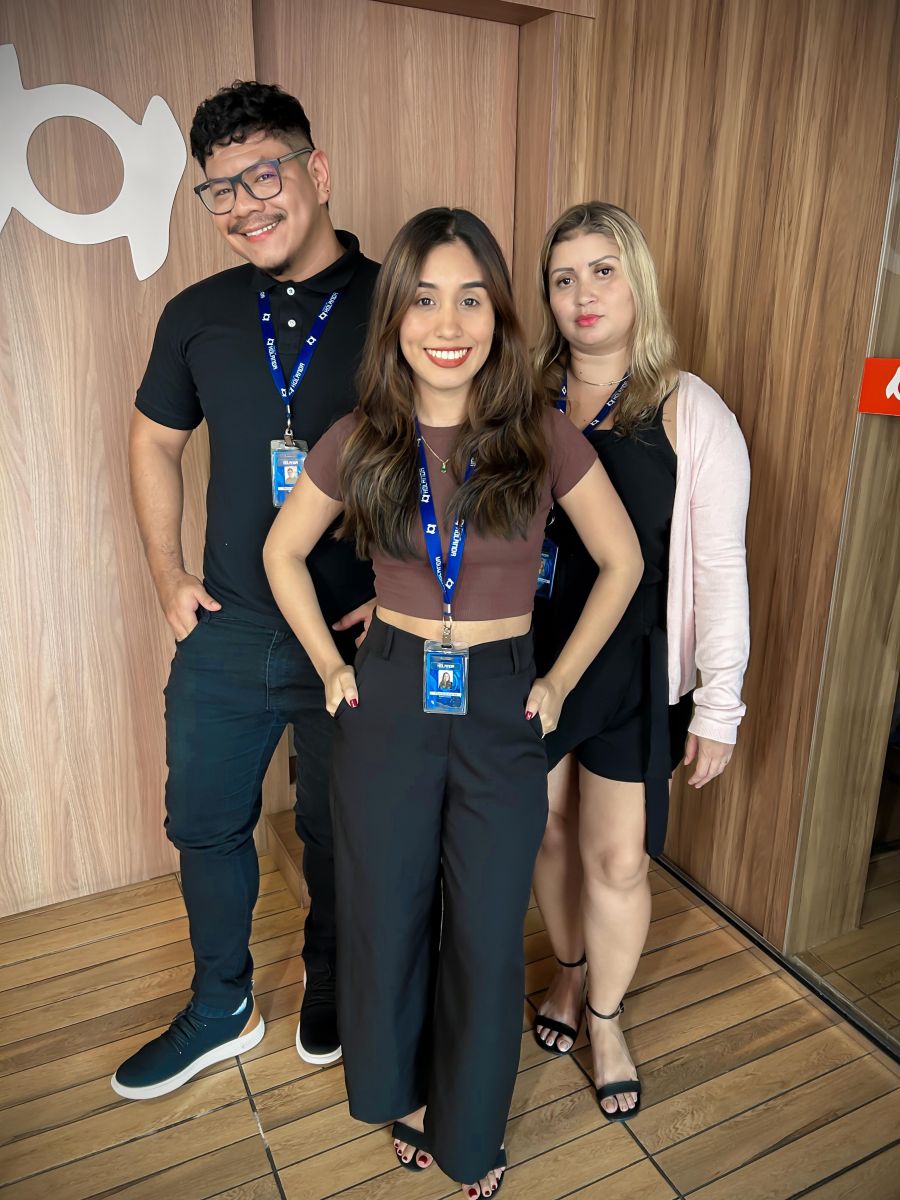 Trio de apresentadores no comando dos cortes de not&iacute;cias: Paulo Rabelo, Thalita Eduarda e M&aacute;rcia Monteiro. Produ&ccedil;&atilde;o: Andr&eacute; Prot&aacute;zio e Paulo Rabelo.
