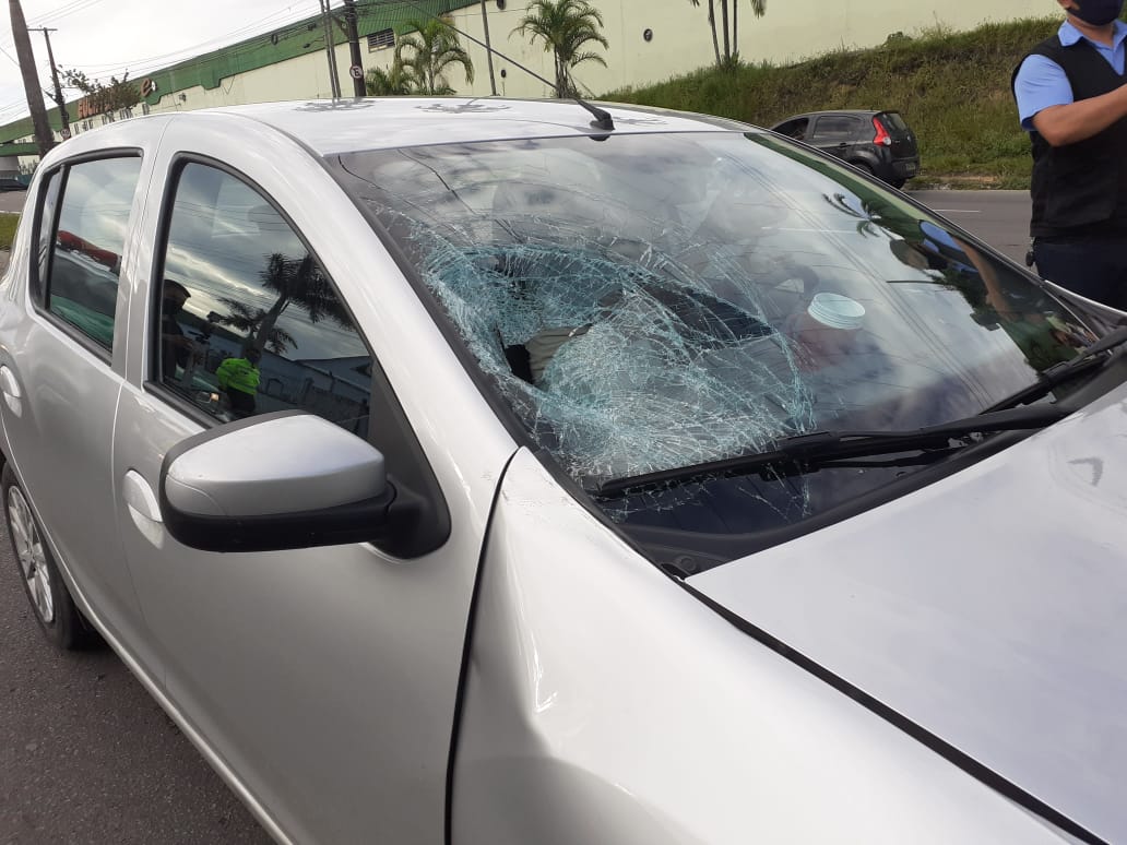 Homem morre ap&oacute;s ser atropelado por carro - Foto: Caio Guarlotte / Portal do Holanda