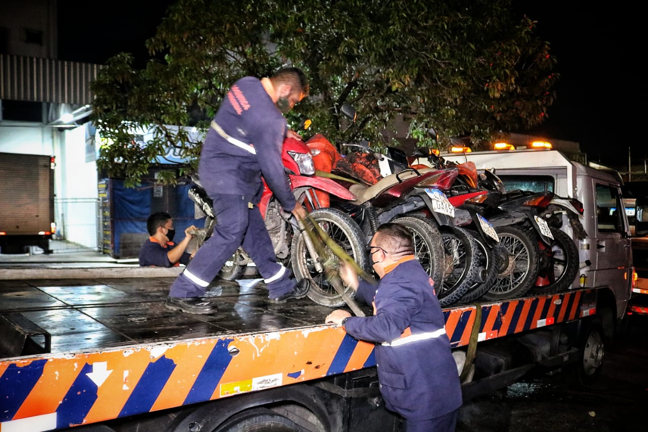 Treze ve&iacute;culos foram apreendidos 