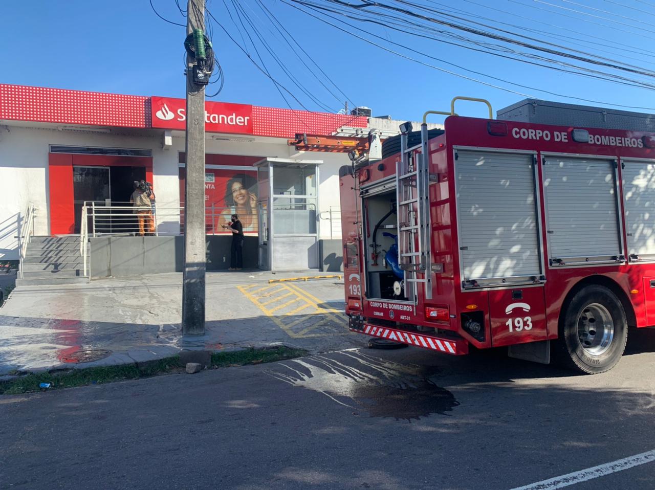 Santander &eacute; alvo dos ataques do CV - Imagem: Reprodu&ccedil;&atilde;o