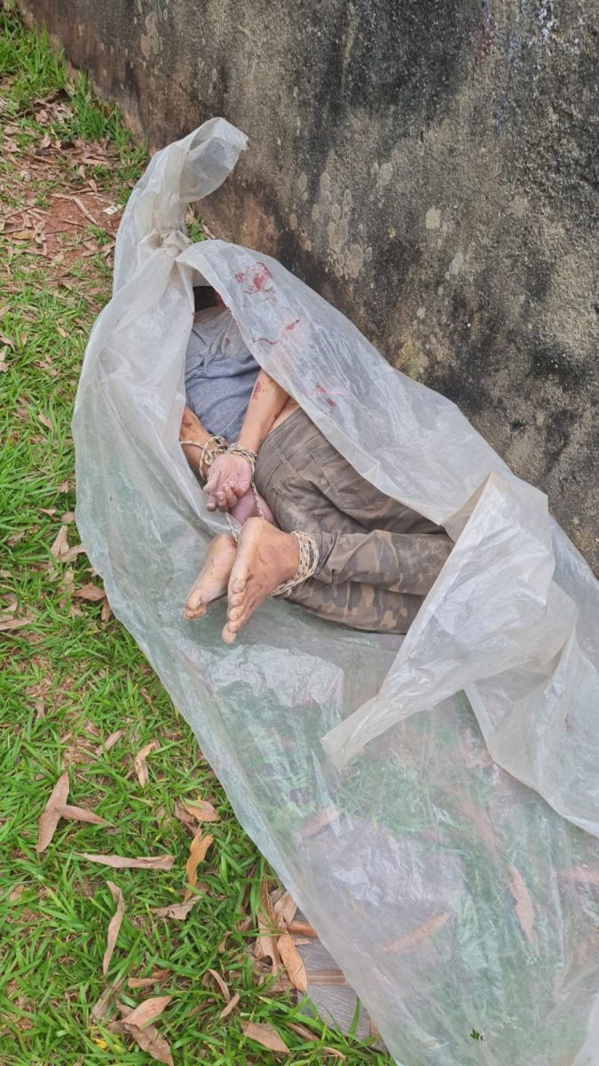 V&iacute;tima estava com p&eacute;s e m&atilde;os amarradas - Foto: Divulga&ccedil;&atilde;o