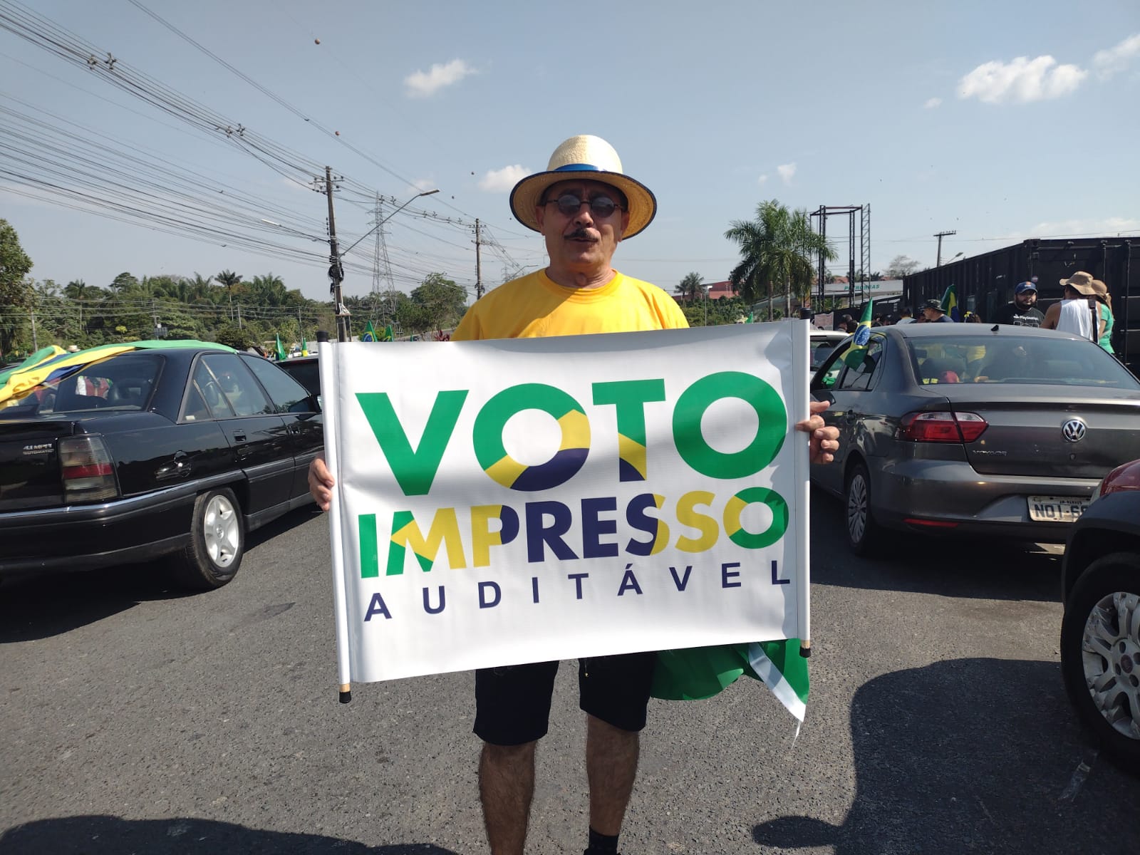 Manifestantes seguir&atilde;o at&eacute; a Ponta Negra - Foto: Caio Guarlotte / Portal do Holanda
