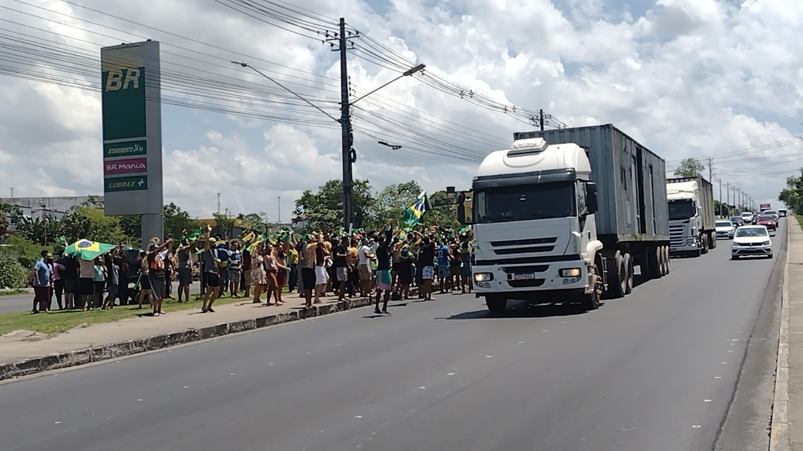 Grupo se reuniu na Avenida das Torres - Foto: Caio Guarlotte/ Portal do Holanda