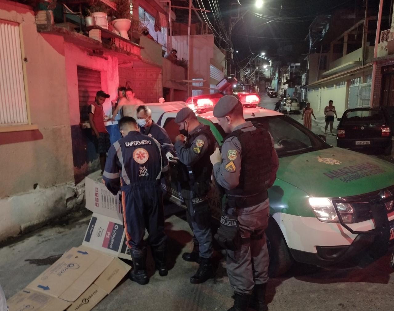 Homem foi morto em via p&uacute;blica - Foto: Caio Guarlotte/Portal do Holanda