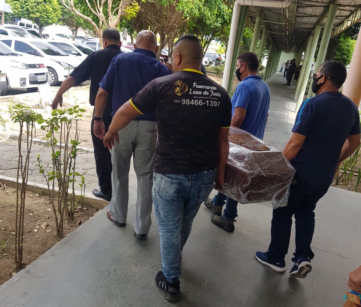 Emanuel foi sepultado no Cemit&eacute;rio Nossa Sr&ordf; Aparecida, no Tarum&atilde;