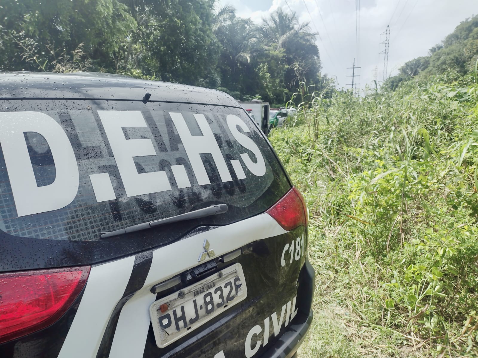 Corpo foi encontrado em &aacute;rea de mata da Ufam - Foto: Jander Robson/ Portal do Holanda