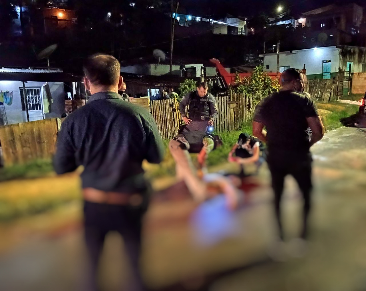 Homem foi morto com 6 tiros - Foto: Caio Guarlotte/ Portal do Holanda