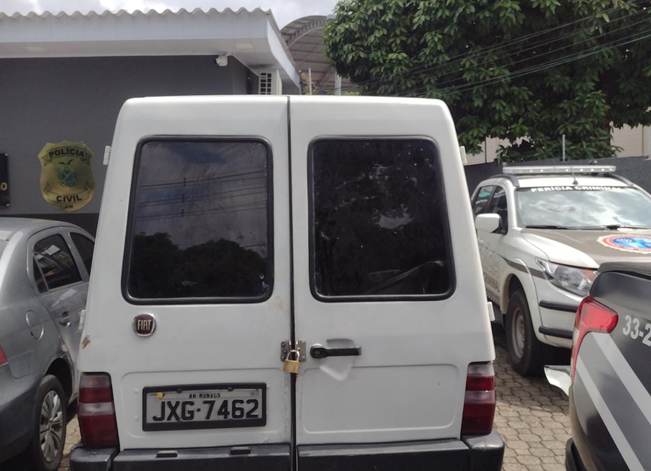Carro usado no transporte da droga - Foto: Jander Robson/Portal do Holanda